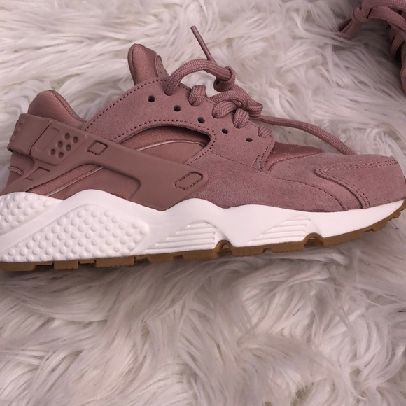 Nike Shoes | Bnwt Womens Nike Huarache Size 65 Fits Like A 6 | Poshmark